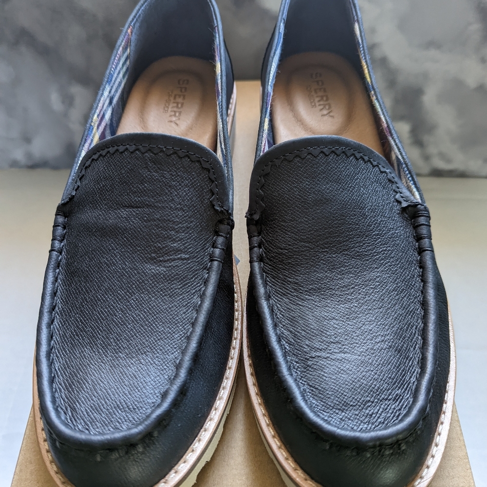 NIB Sperry Lug Loafer 8.5